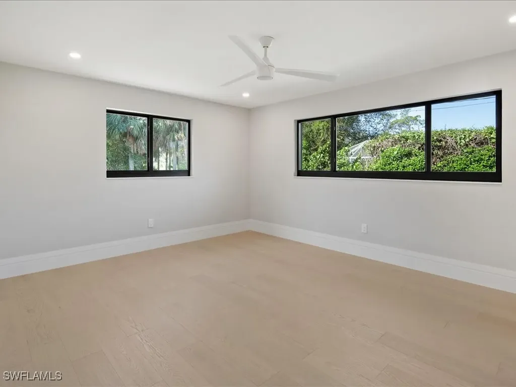 518 Cypress Way E Naples FL 34110