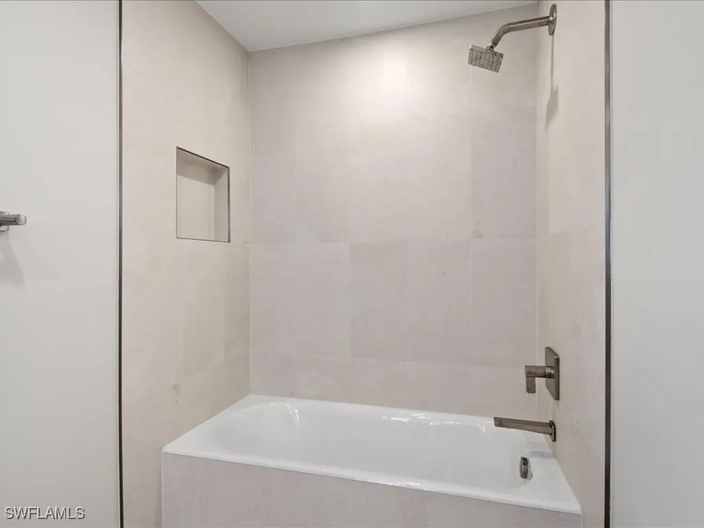 518 Cypress Way E Naples FL 34110