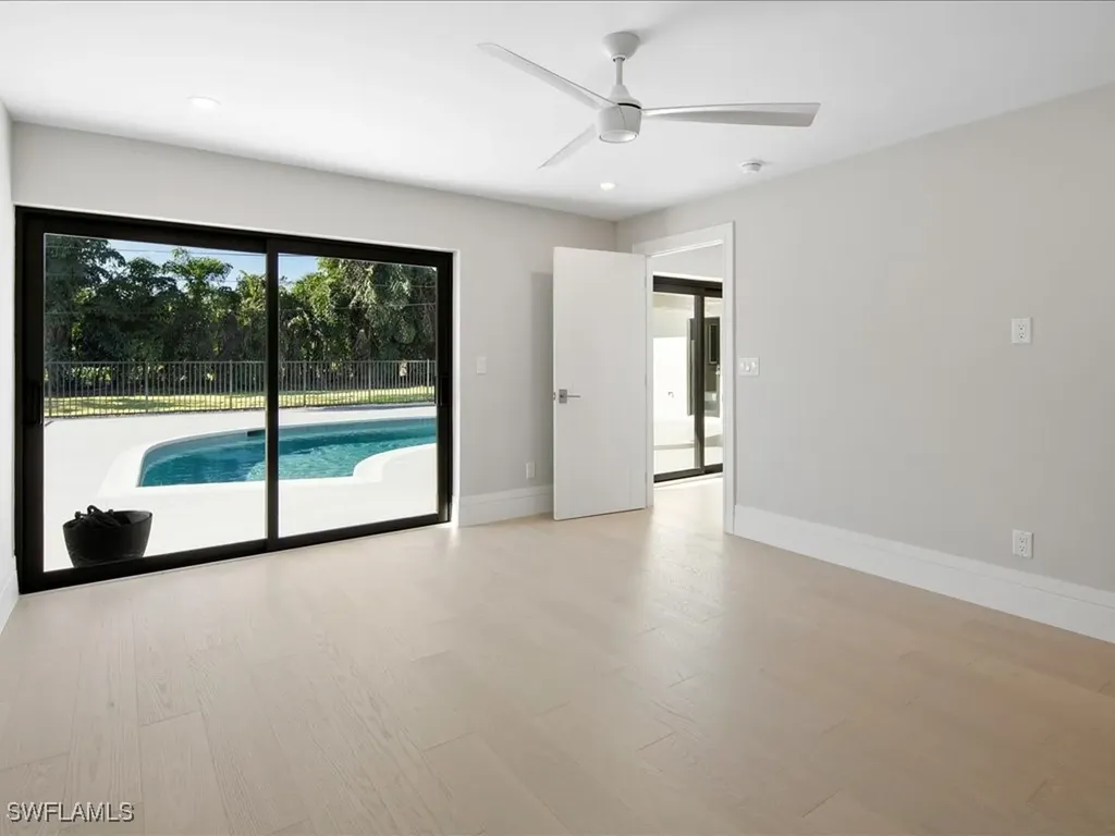 518 Cypress Way E Naples FL 34110