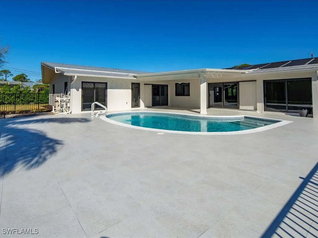 518 Cypress Way E Naples FL 34110