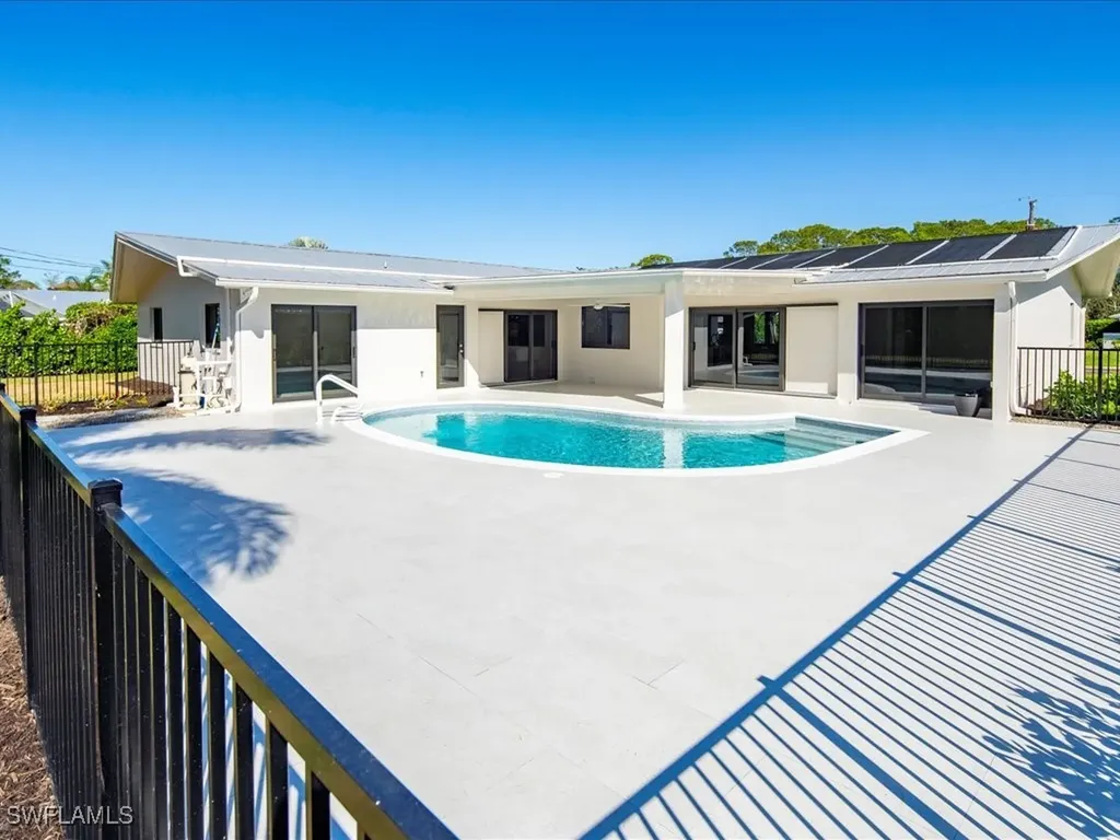 518 Cypress Way E Naples FL 34110