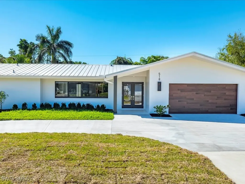 518 Cypress Way E Naples FL 34110