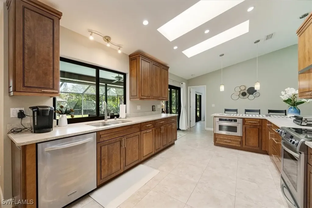 136 Old Tamiami Trail Naples FL 34110