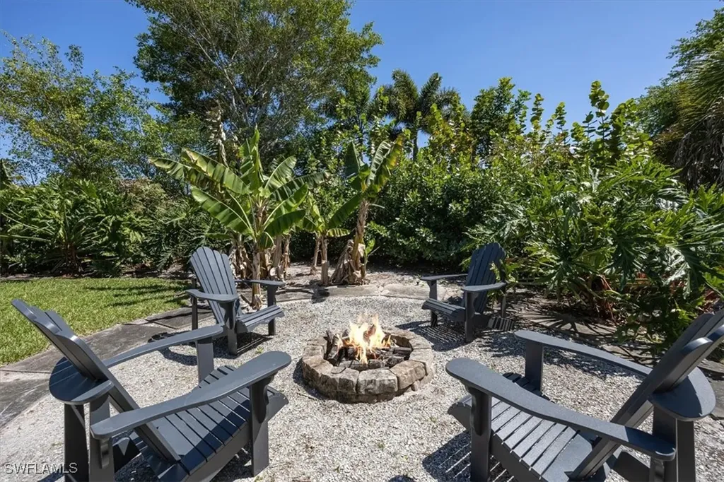 136 Old Tamiami Trail Naples FL 34110