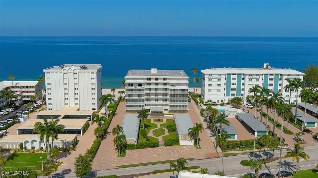 1977 Gulf Shore Boulevard N Naples FL 34102