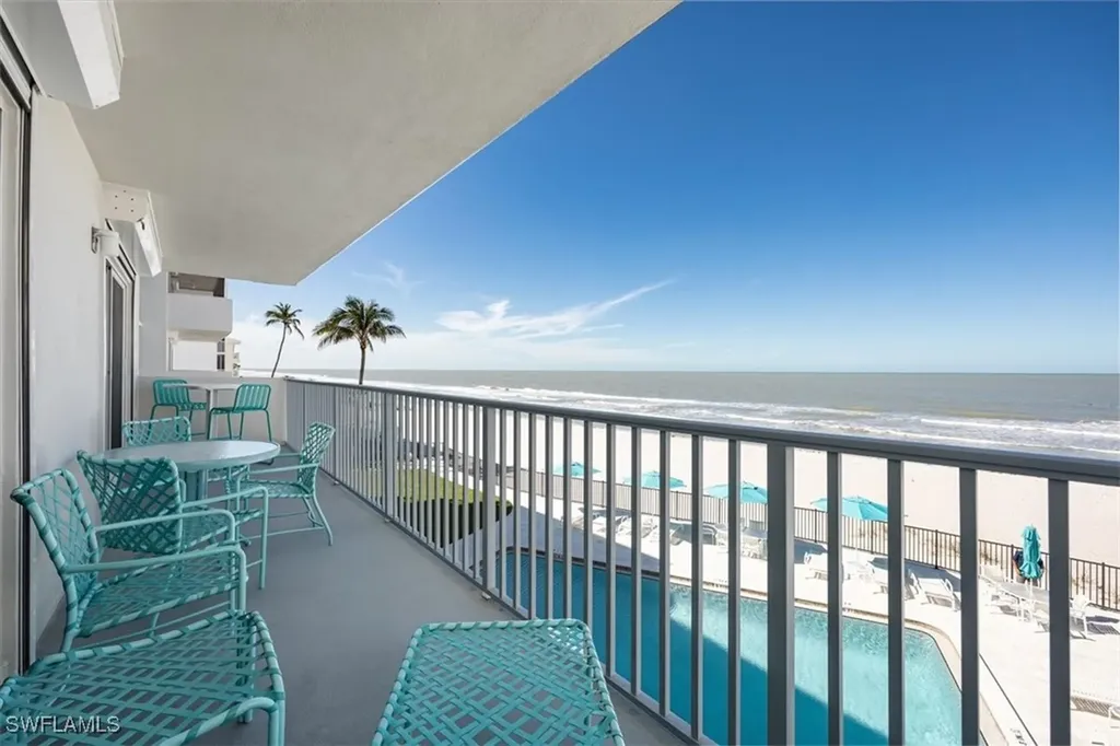 1977 Gulf Shore Boulevard N Naples FL 34102
