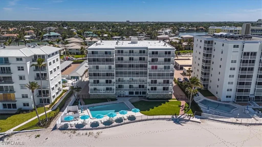 1977 Gulf Shore Boulevard N Naples FL 34102