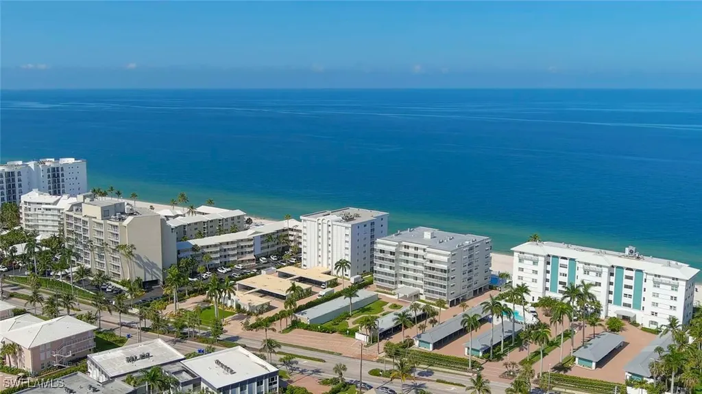 1977 Gulf Shore Boulevard N Naples FL 34102