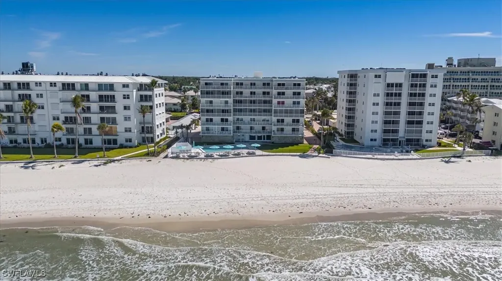 1977 Gulf Shore Boulevard N Naples FL 34102