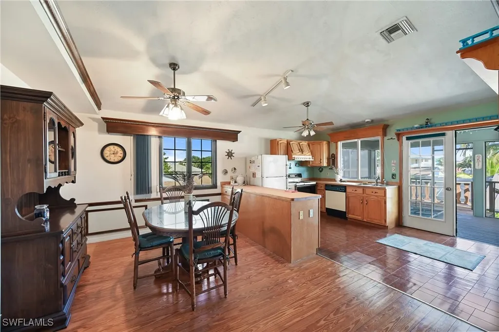 103 Tahiti Circle Naples FL 34113