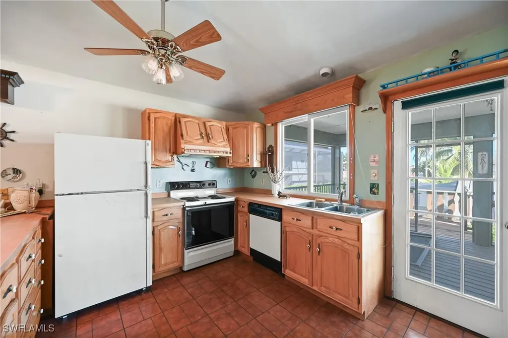 103 Tahiti Circle Naples FL 34113