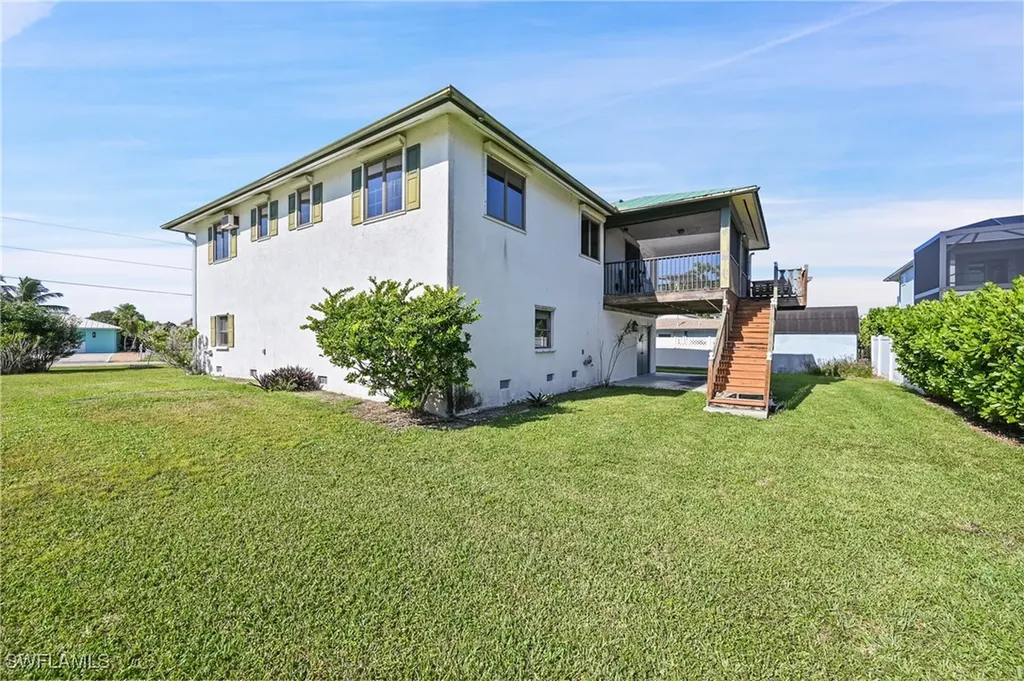 103 Tahiti Circle Naples FL 34113