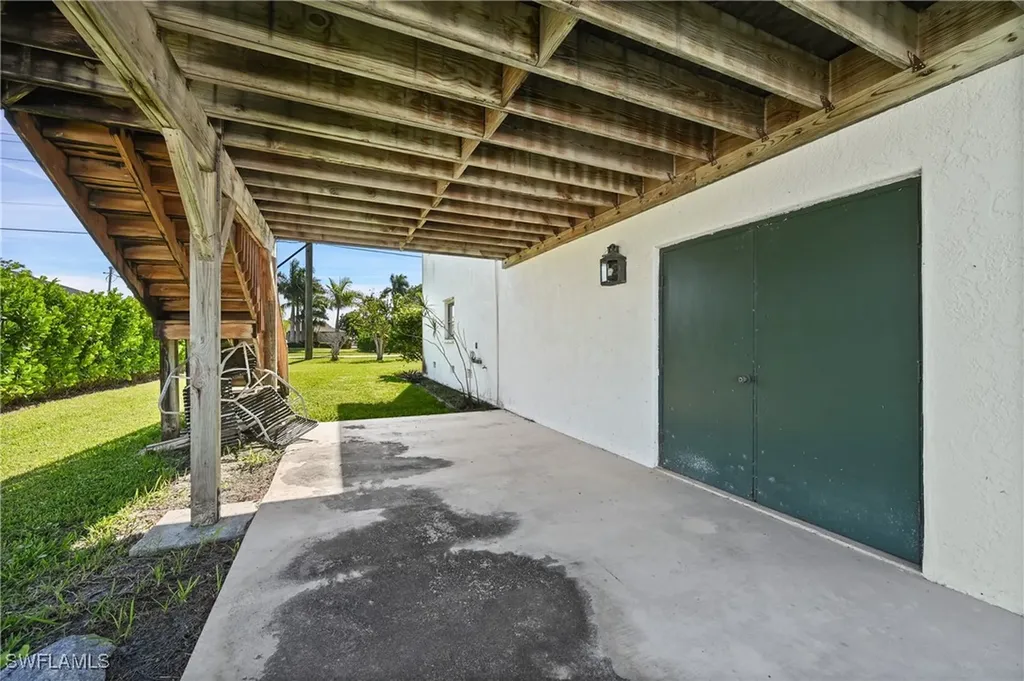 103 Tahiti Circle Naples FL 34113