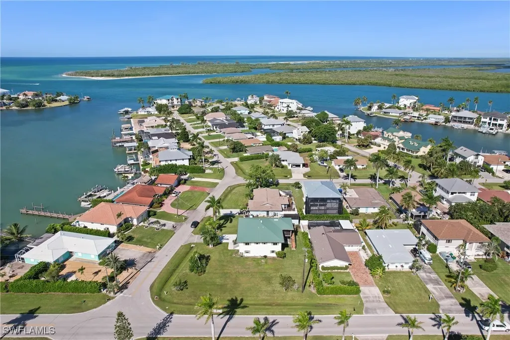 103 Tahiti Circle Naples FL 34113