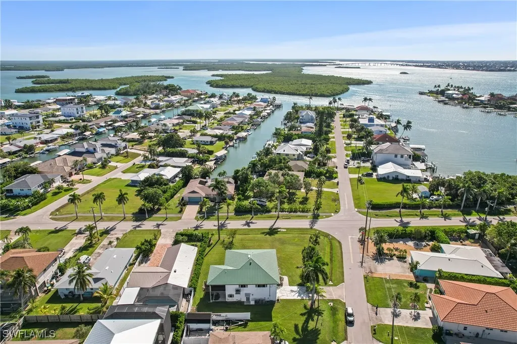 103 Tahiti Circle Naples FL 34113