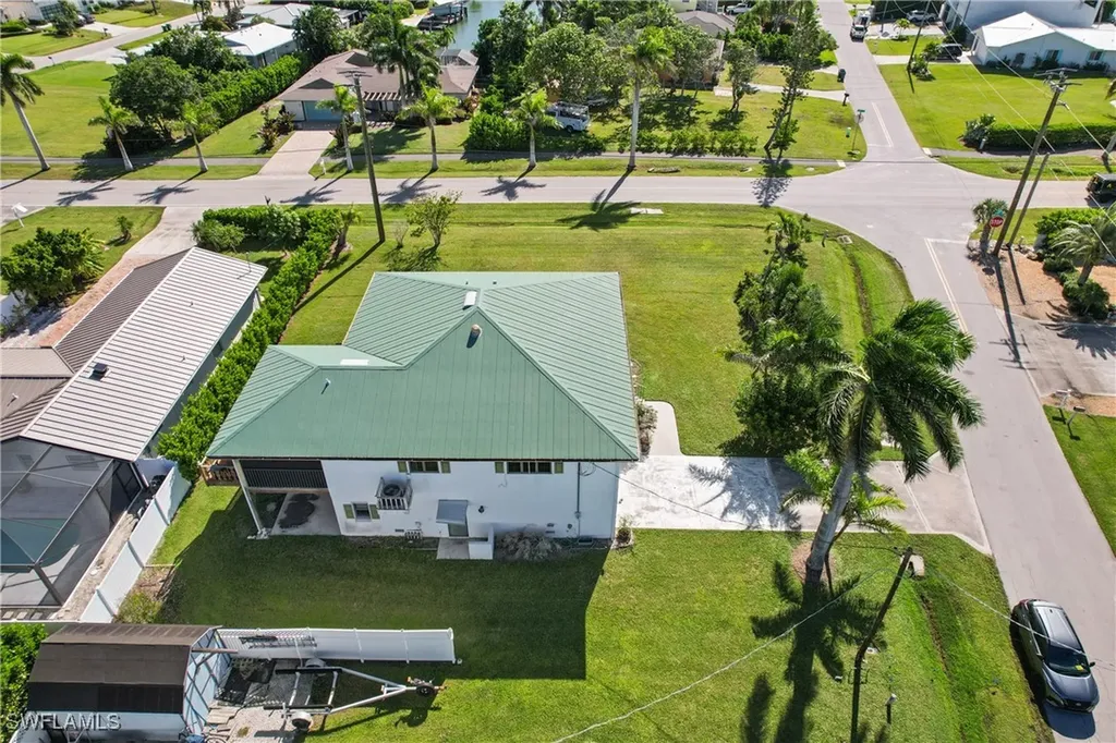103 Tahiti Circle Naples FL 34113