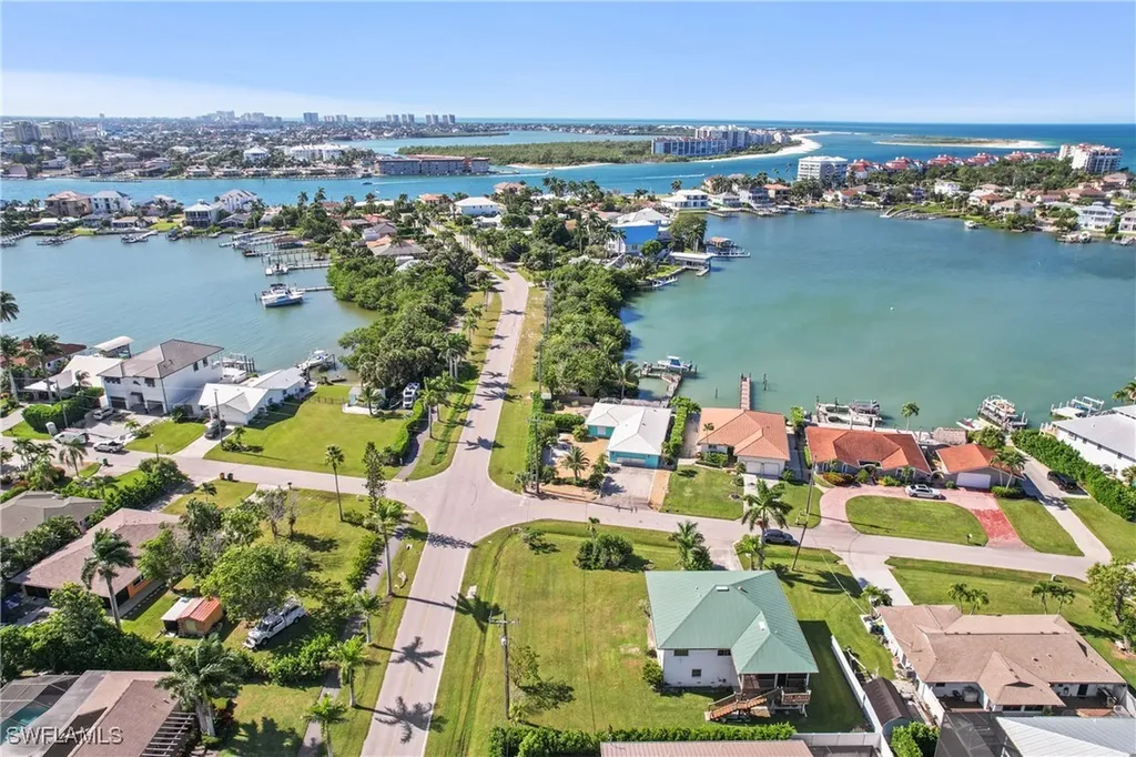 103 Tahiti Circle Naples FL 34113