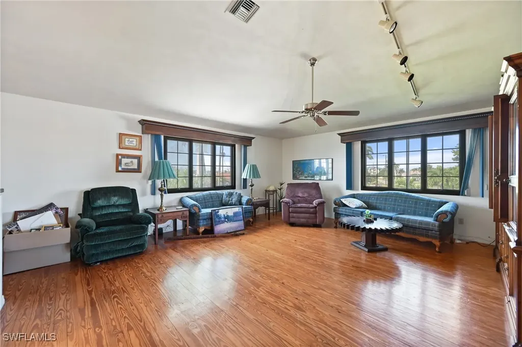 103 Tahiti Circle Naples FL 34113
