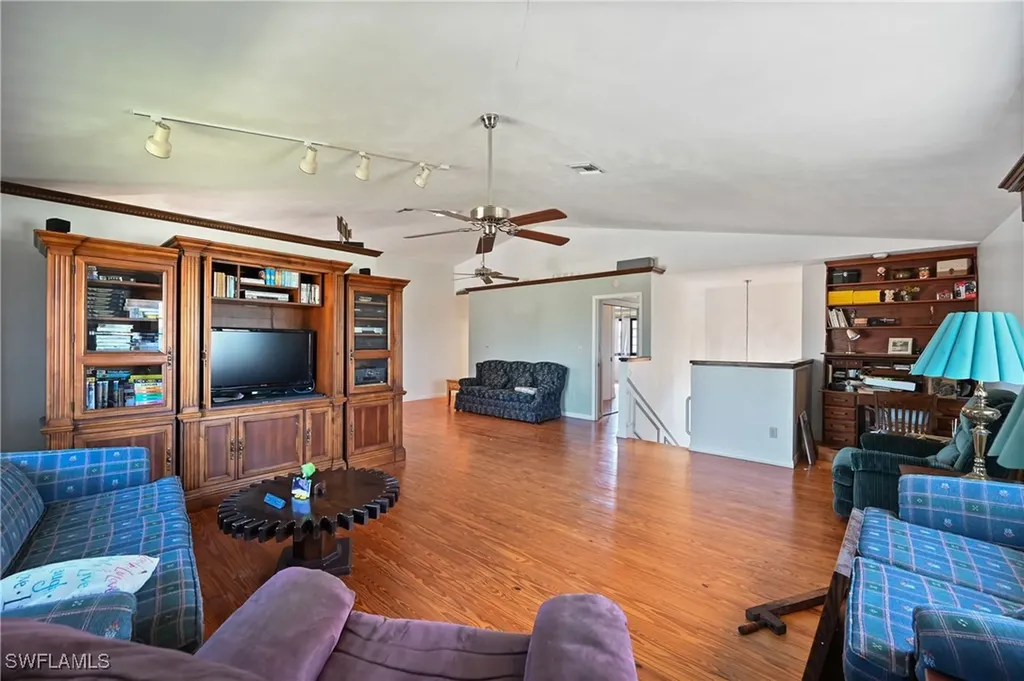 103 Tahiti Circle Naples FL 34113