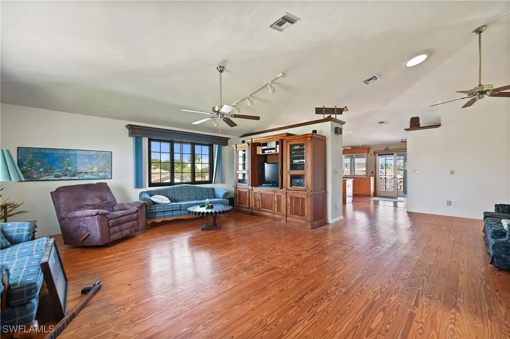 103 Tahiti Circle Naples FL 34113