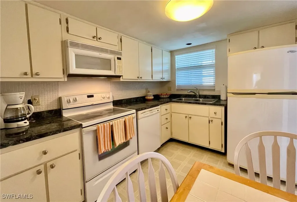 1900 Alamanda Drive Naples FL 34102
