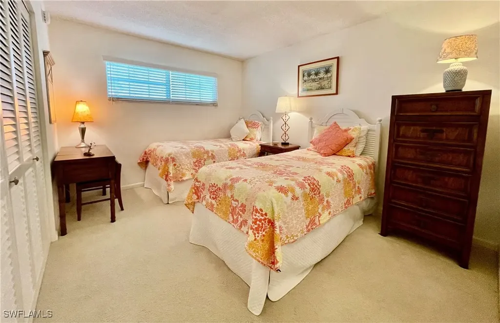 1900 Alamanda Drive Naples FL 34102