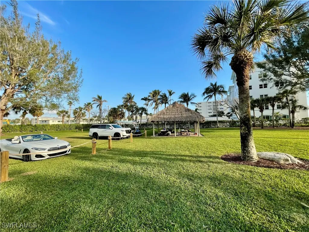 1900 Alamanda Drive Naples FL 34102