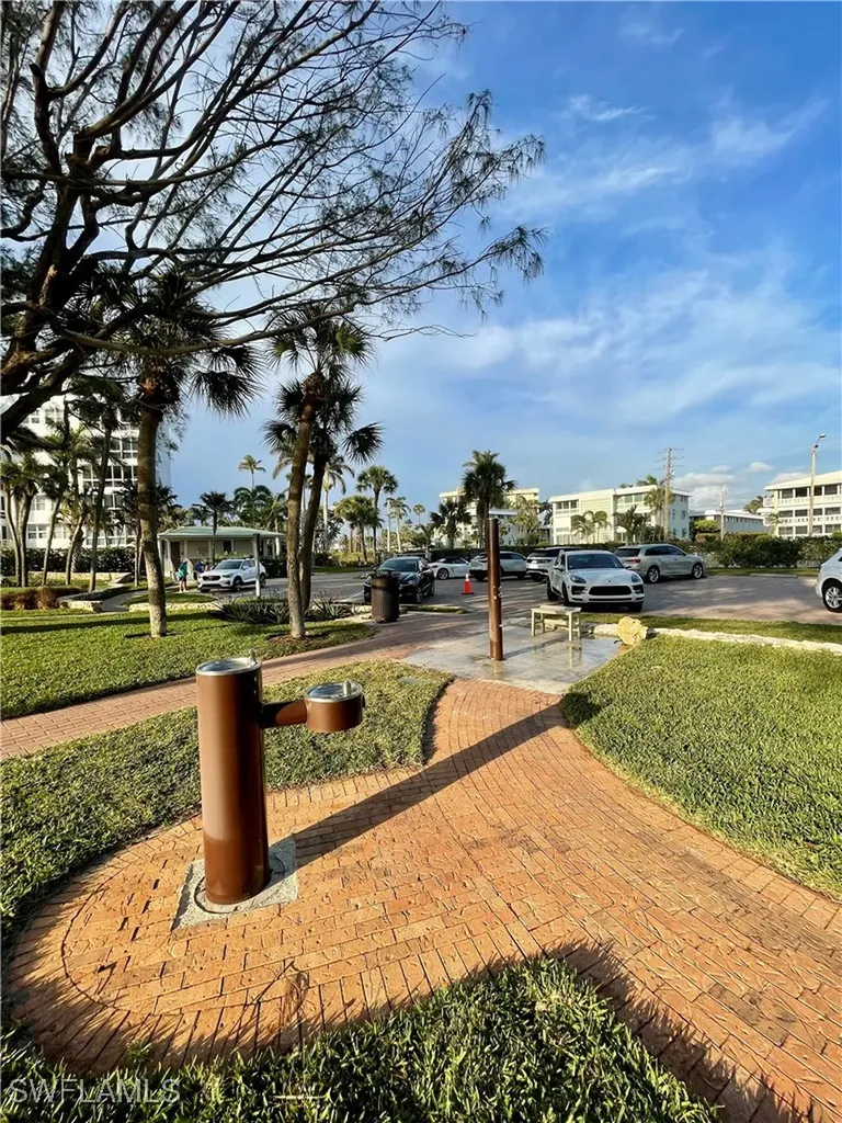 1900 Alamanda Drive Naples FL 34102