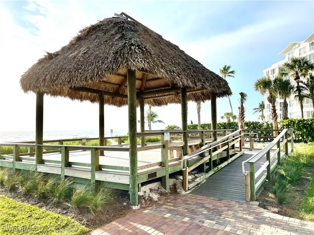 1900 Alamanda Drive Naples FL 34102