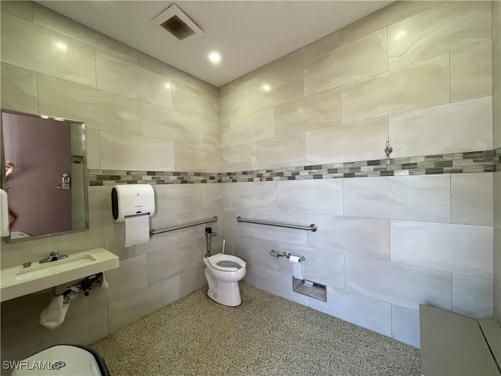 1900 Alamanda Drive Naples FL 34102