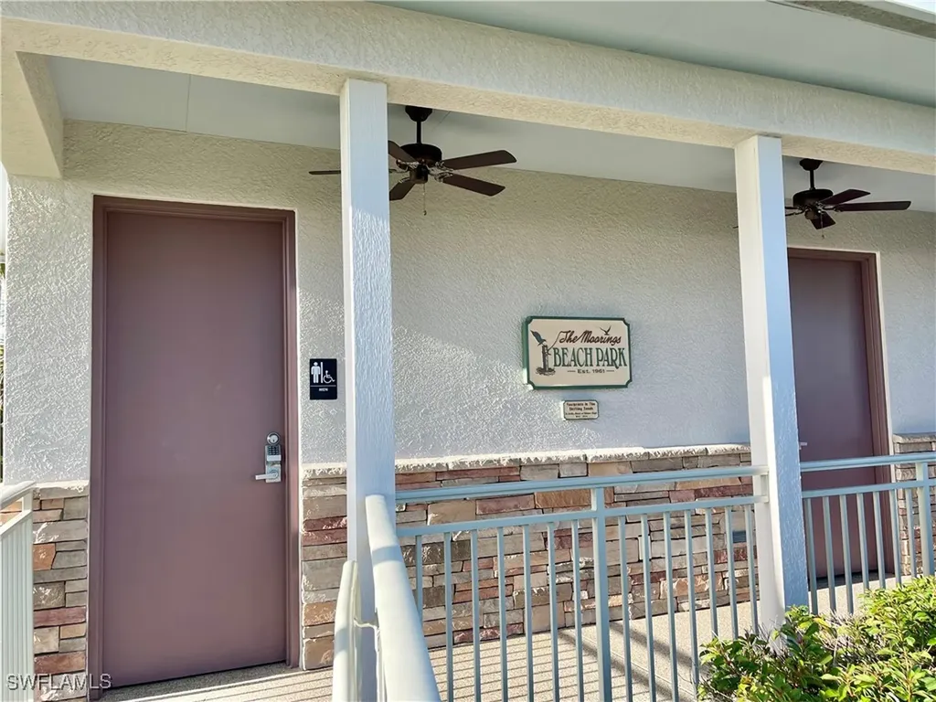 1900 Alamanda Drive Naples FL 34102