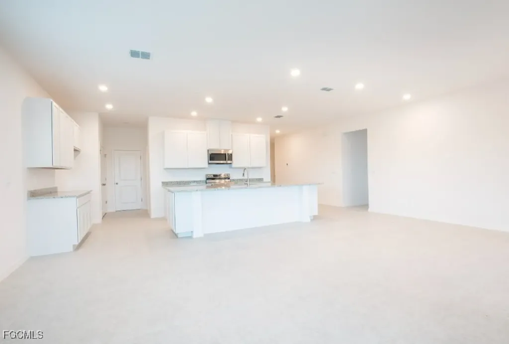 2119 NE Juanita Place Cape Coral FL 33909