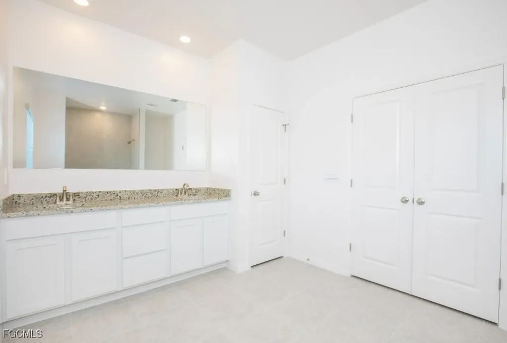2119 NE Juanita Place Cape Coral FL 33909