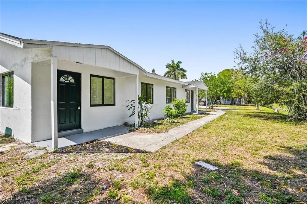 Naples FL, 3652 Hibiscus Avenue