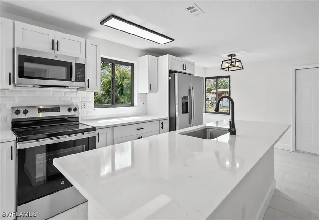 3652 Hibiscus Avenue Naples FL 34104