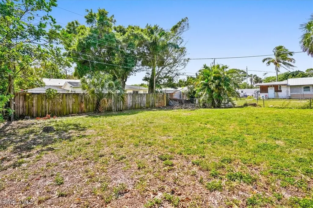 3652 Hibiscus Avenue Naples FL 34104