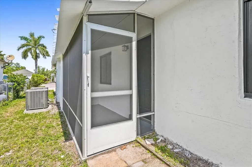 3652 Hibiscus Avenue Naples FL 34104