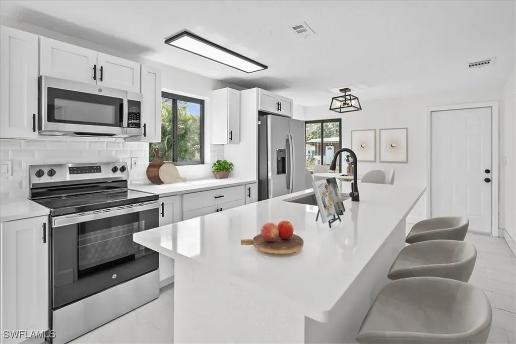 3652 Hibiscus Avenue Naples FL 34104