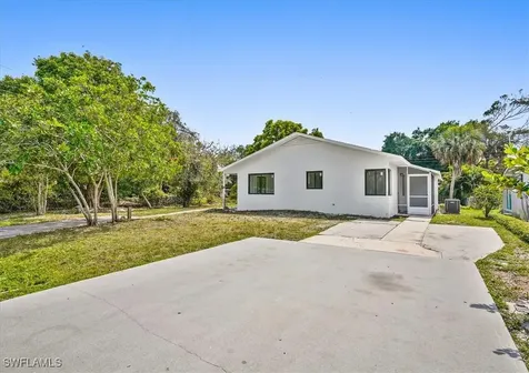 3652 Hibiscus Avenue Naples FL 34104