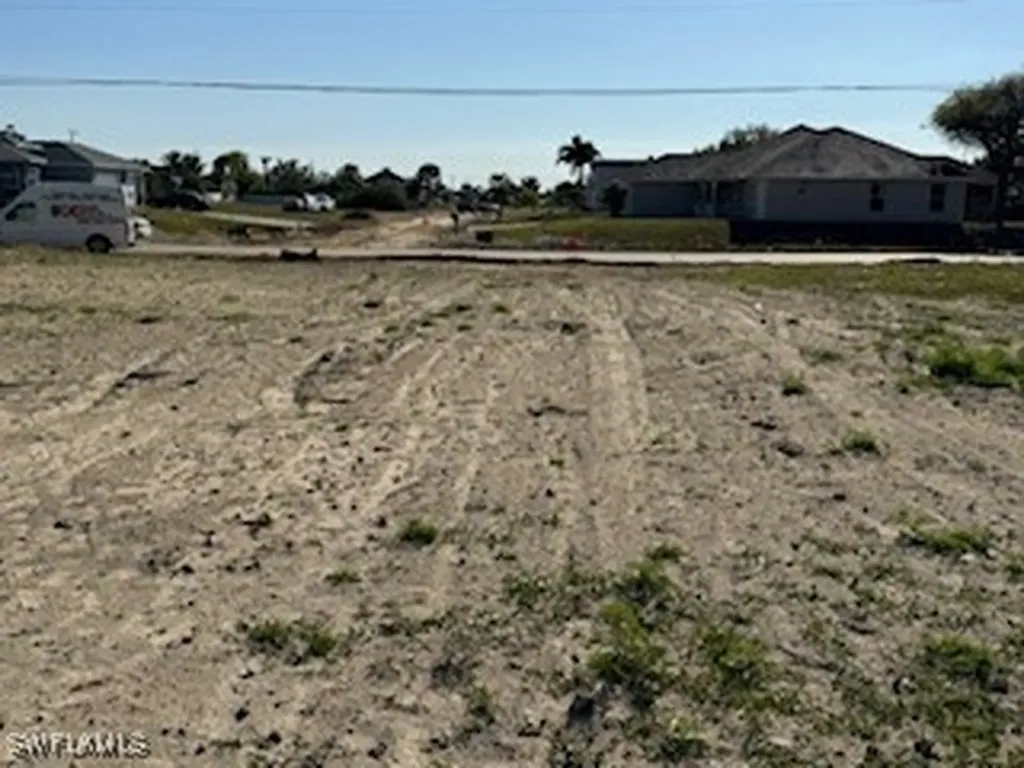 1812 NE 13th Place Cape Coral FL 33909