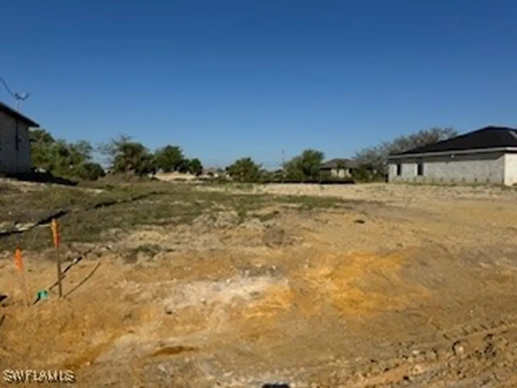 1812 NE 13th Place Cape Coral FL 33909