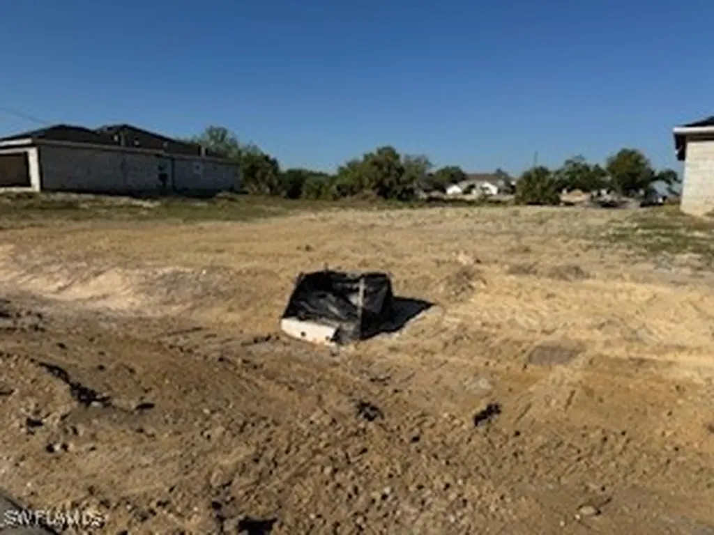 1812 NE 13th Place Cape Coral FL 33909