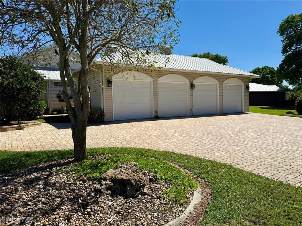 234 W Circle Drive Clewiston FL 33440