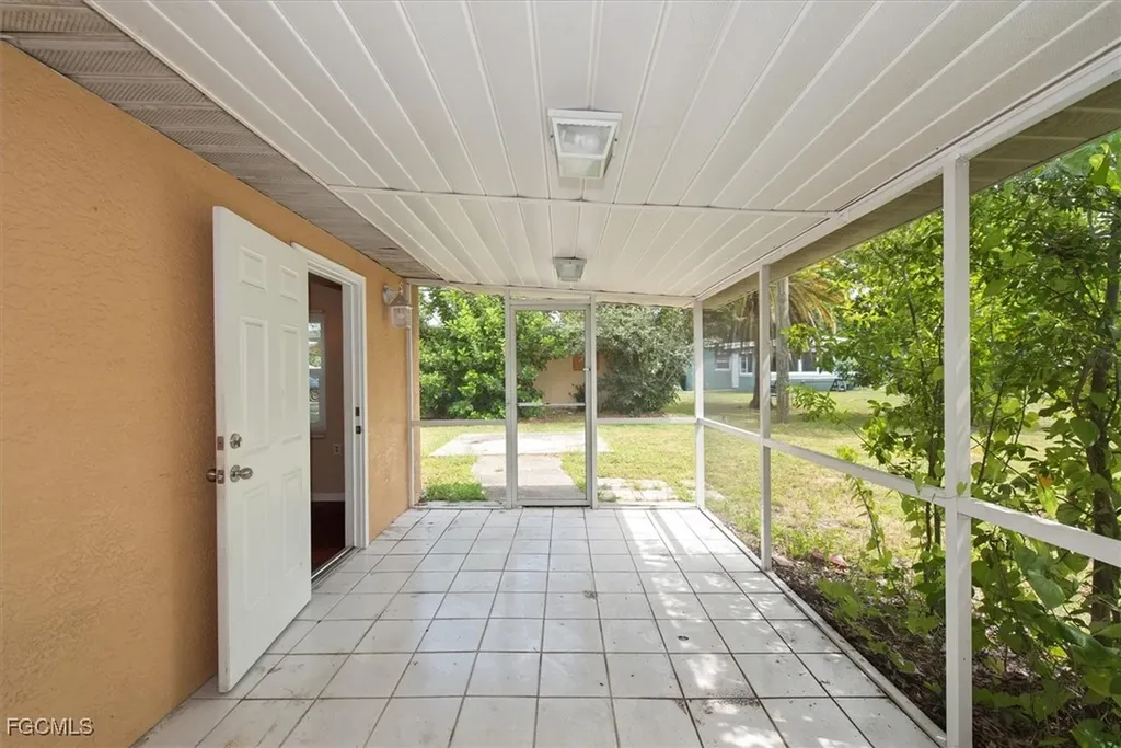 1905 Oakley Avenue Fort Myers FL 33901