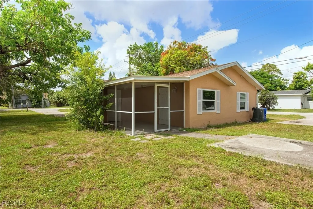 1905 Oakley Avenue Fort Myers FL 33901