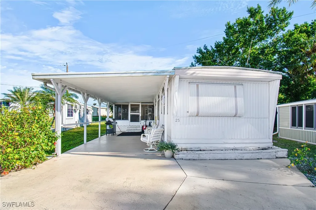 5558 Palm Beach Boulevard Fort Myers FL 33905