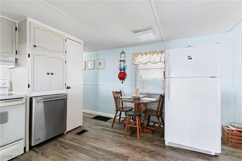 5558 Palm Beach Boulevard Fort Myers FL 33905