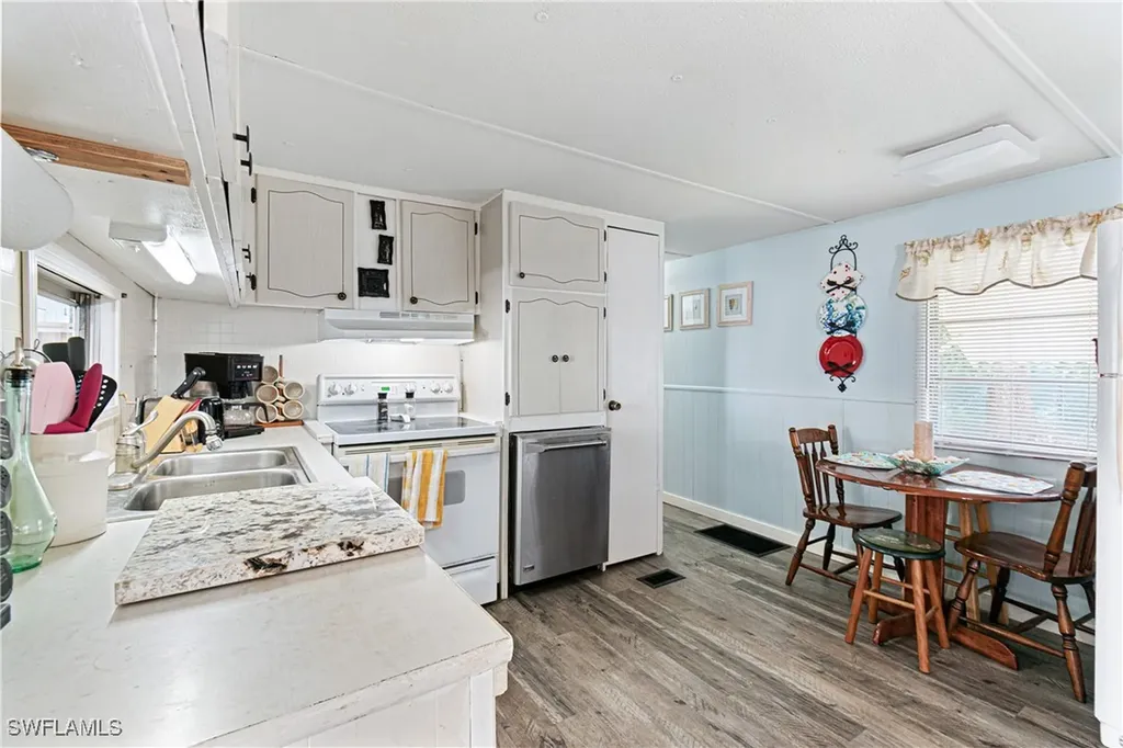 5558 Palm Beach Boulevard Fort Myers FL 33905