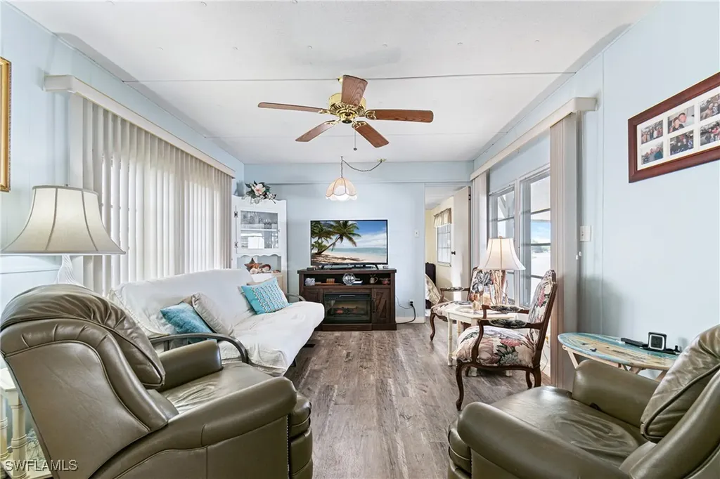 5558 Palm Beach Boulevard Fort Myers FL 33905