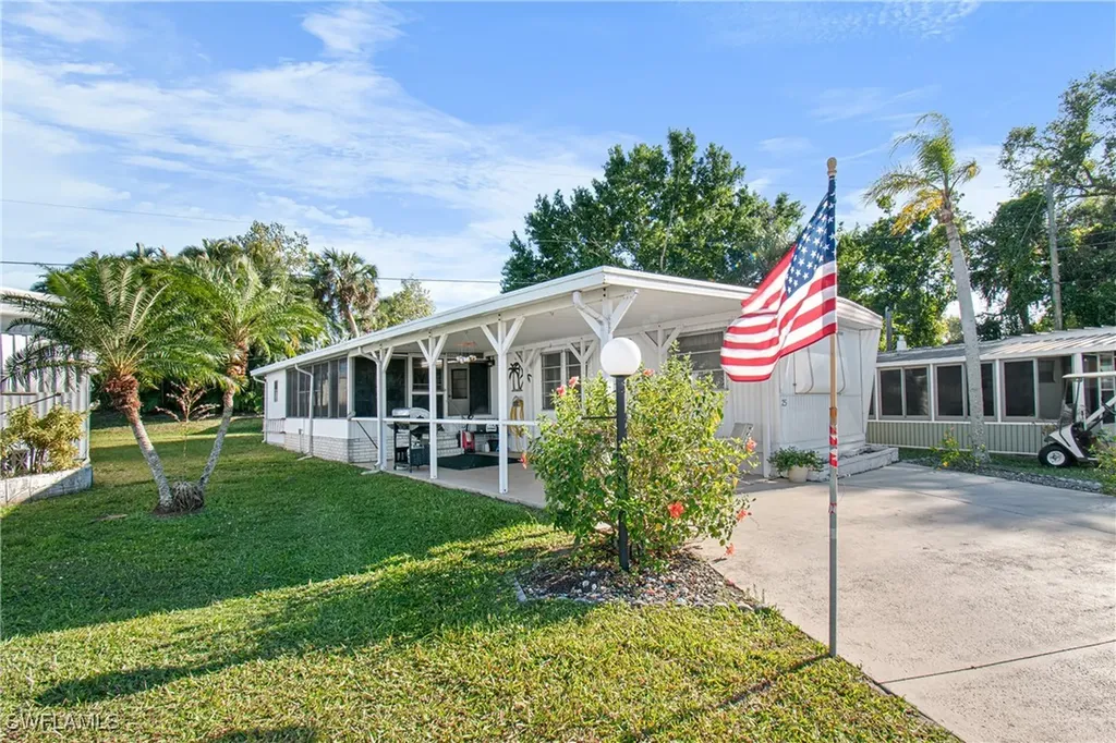 5558 Palm Beach Boulevard Fort Myers FL 33905